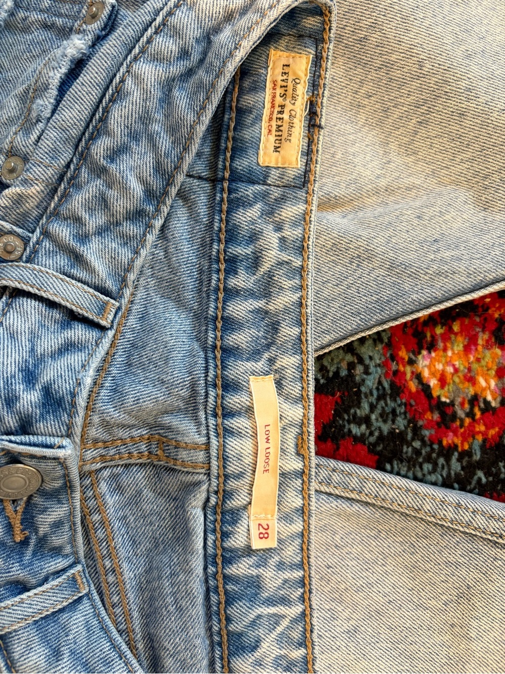 Levi’s premium Low Loose wide leg Jean size 28 - Picture 3 of 7
